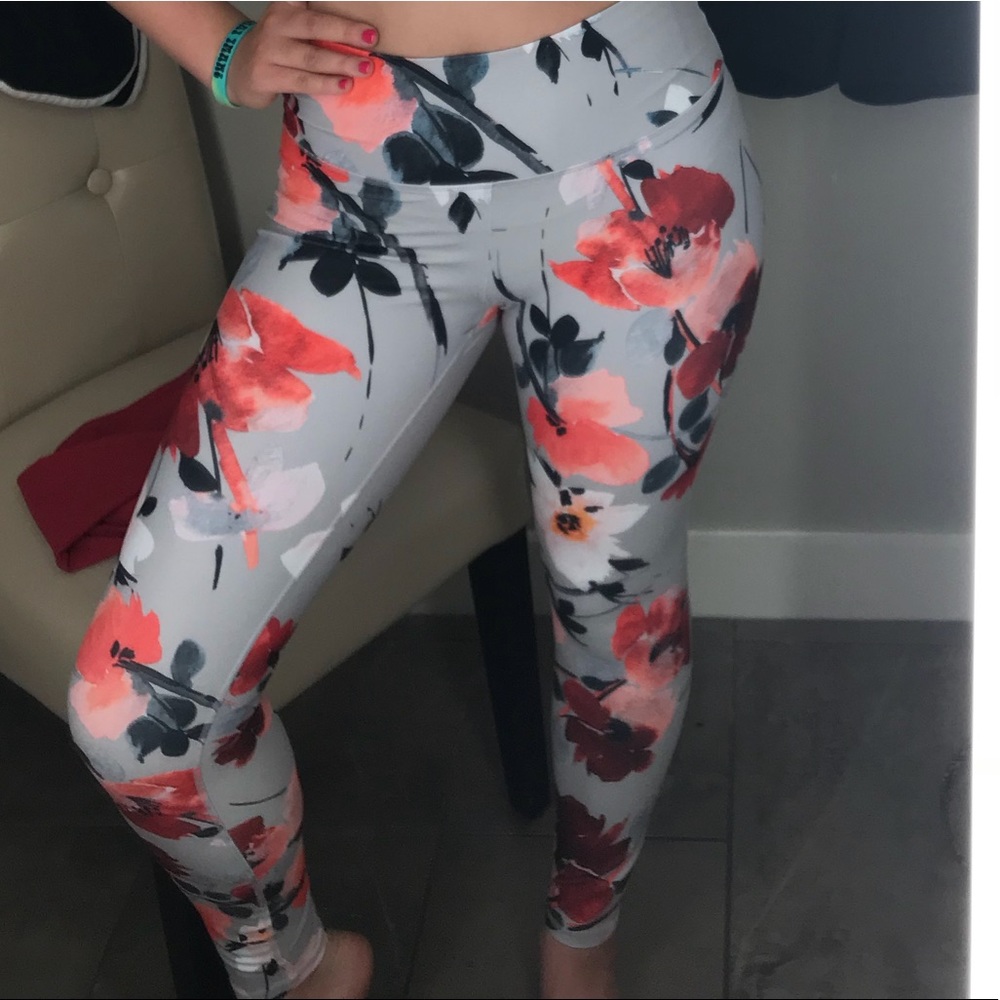 ISO Fabletics Leggings